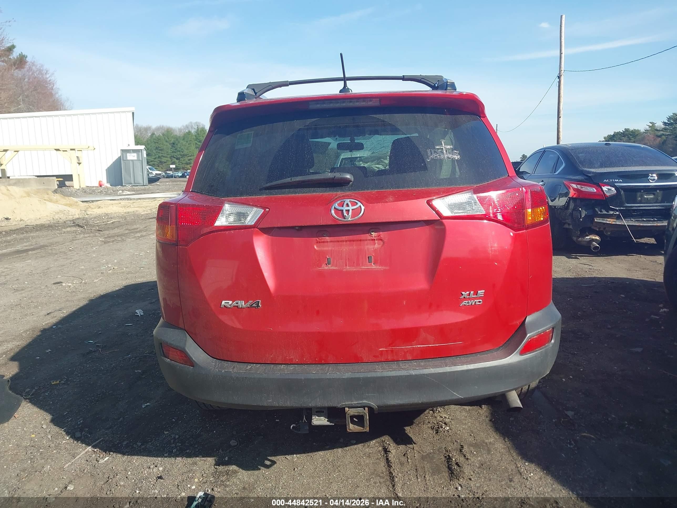 2014 Toyota Rav4 Xle Красный vin: JTMRFREV3ED094633