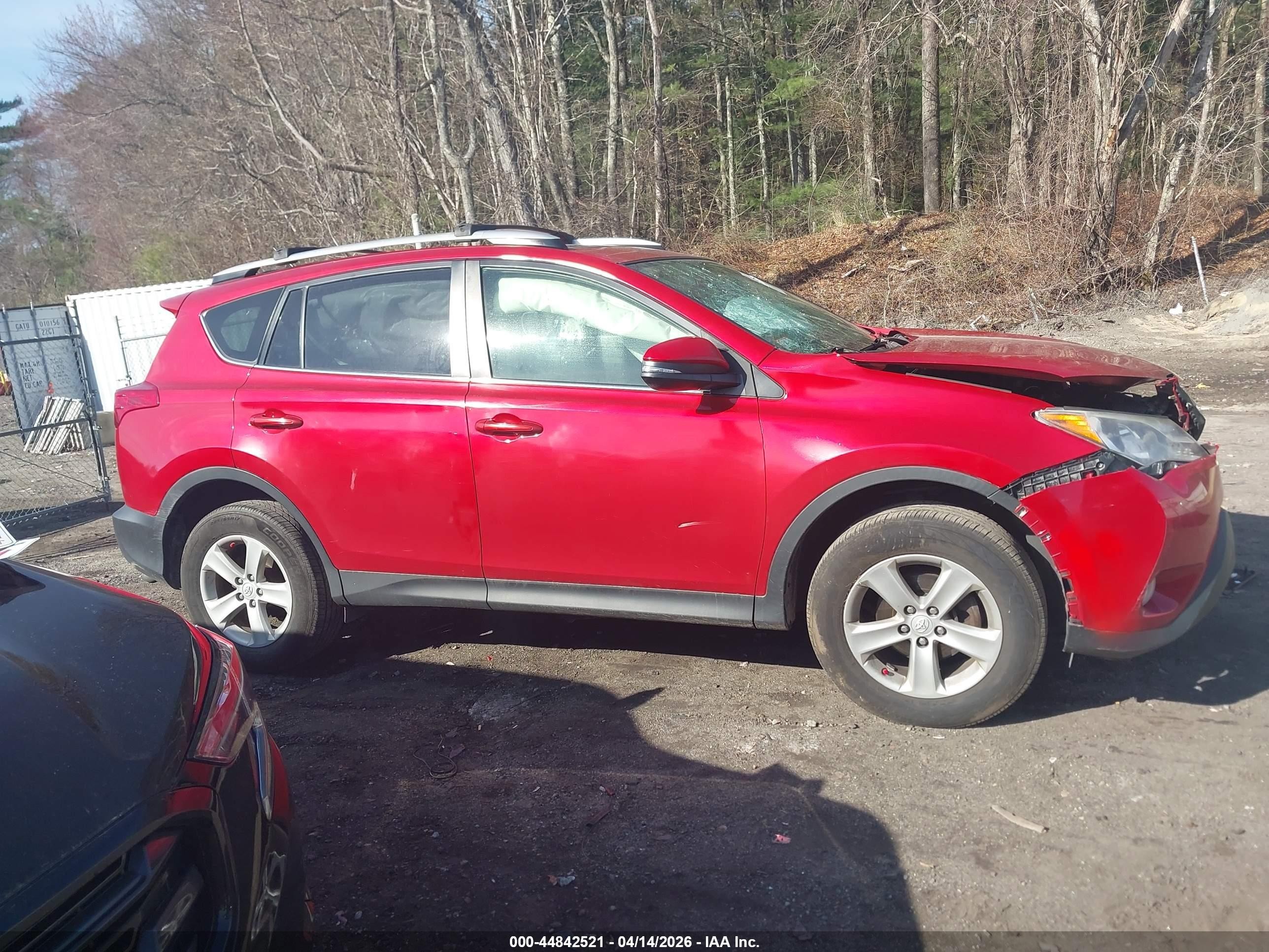 2014 Toyota Rav4 Xle Красный vin: JTMRFREV3ED094633