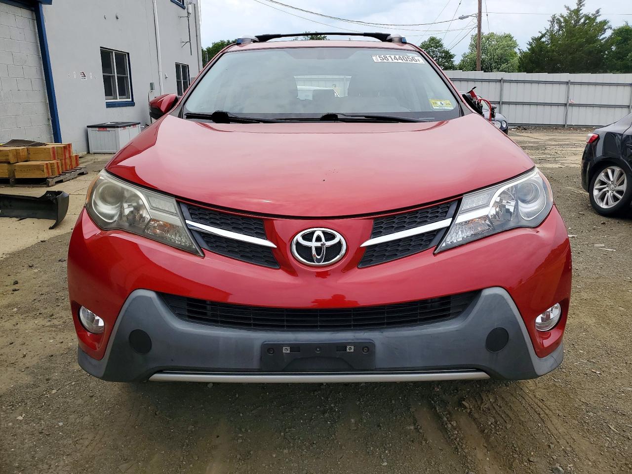 2015 Toyota Rav4 Xle Maroon vin: JTMRFREV3FD124716