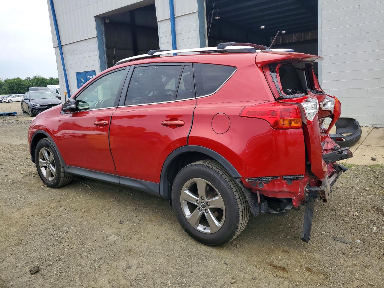 2015 Toyota Rav4 Xle Maroon vin: JTMRFREV3FD124716