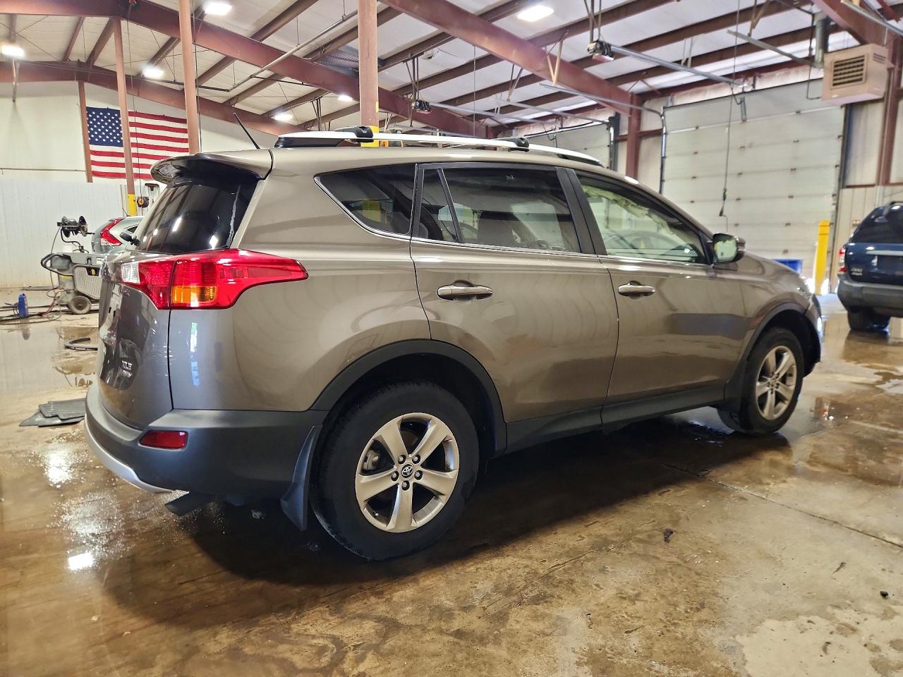 2015 Toyota Rav4 Xle Gray vin: JTMRFREV3FD150376