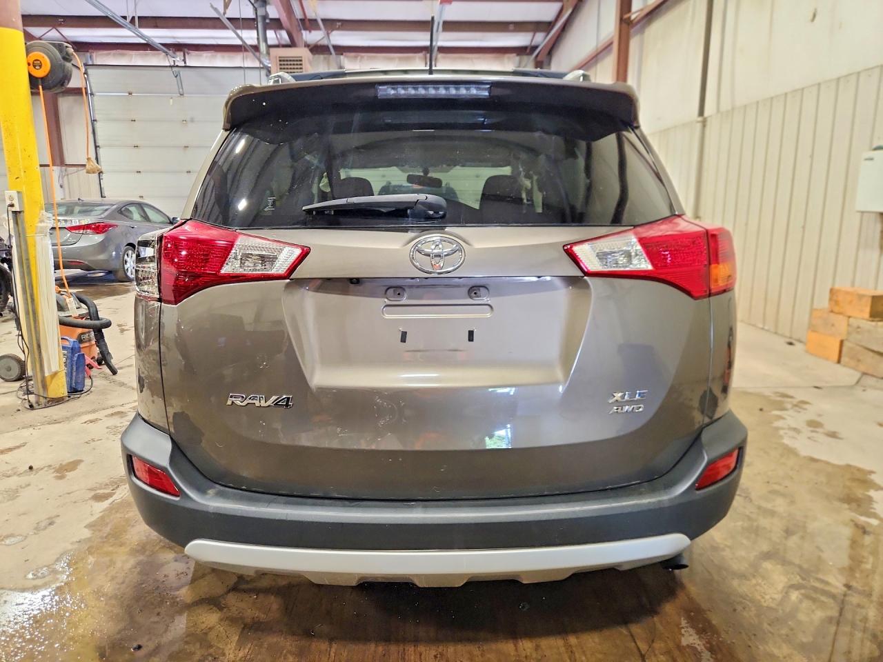 2015 Toyota Rav4 Xle Gray vin: JTMRFREV3FD150376