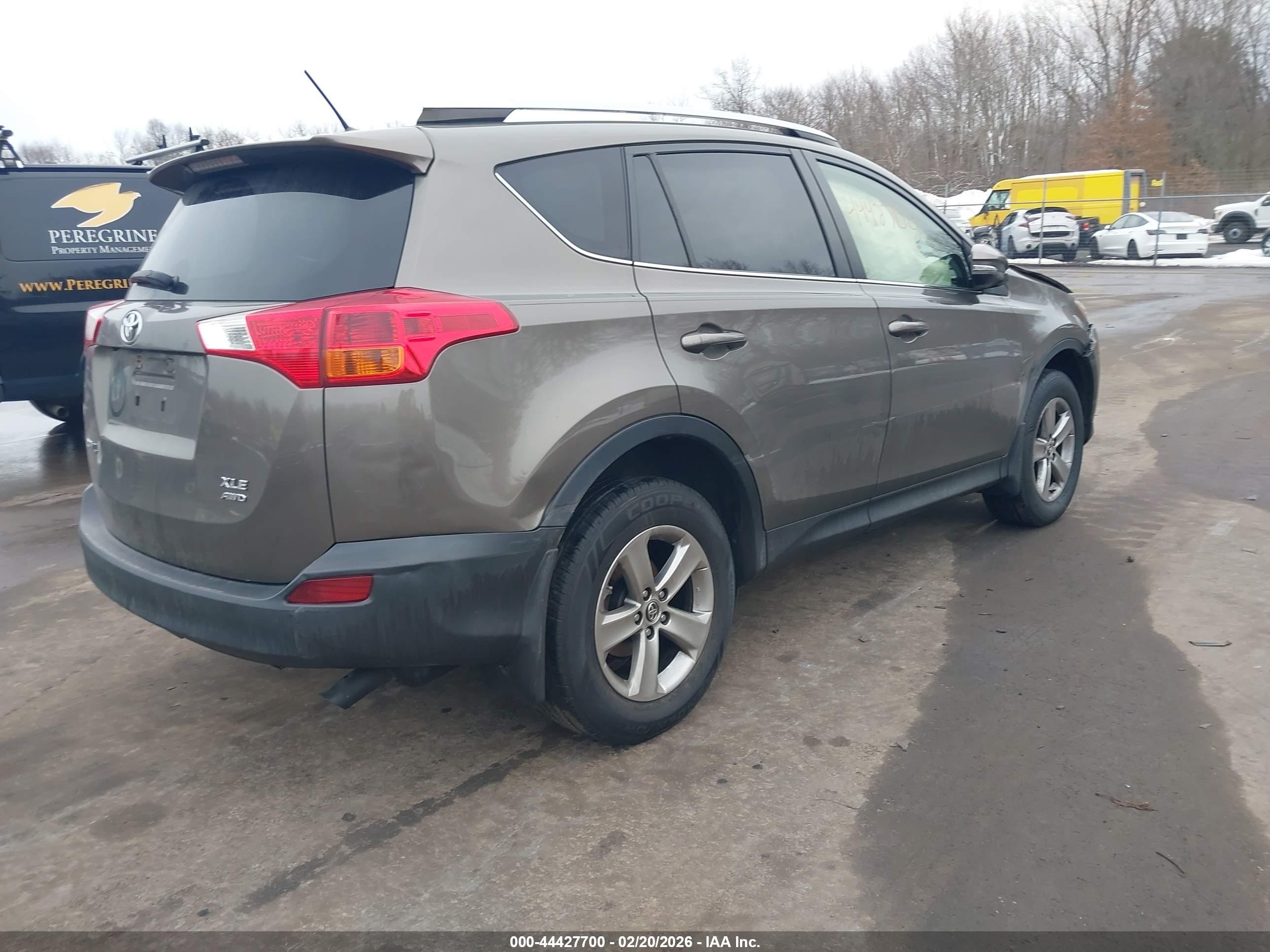 2015 Toyota Rav4 Xle Brown vin: JTMRFREV3FD160907
