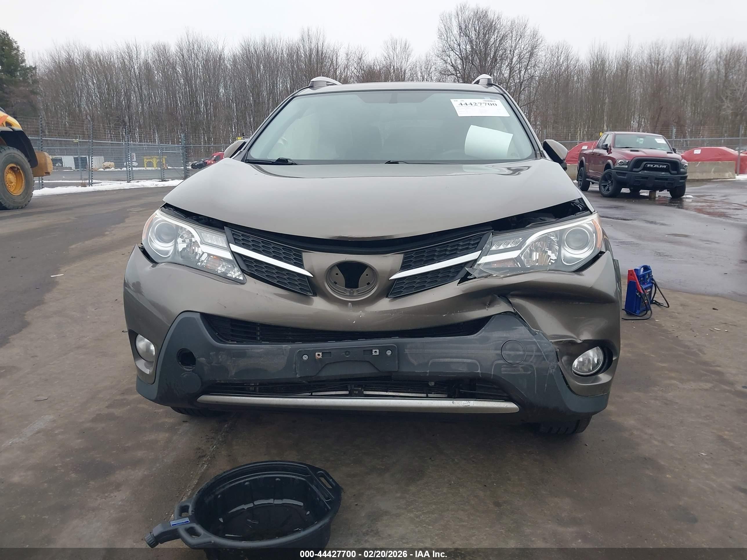 2015 Toyota Rav4 Xle Brown vin: JTMRFREV3FD160907