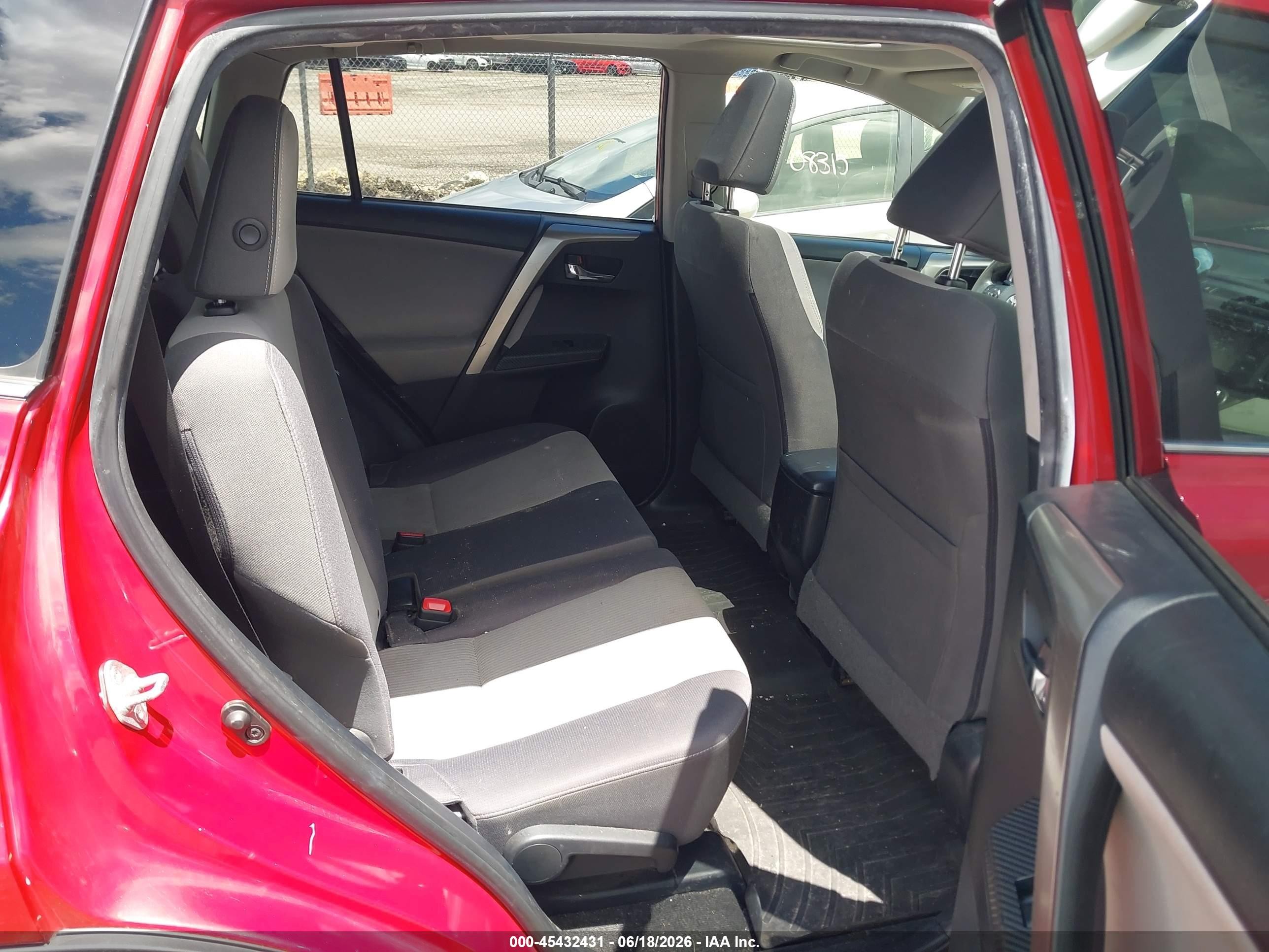 2015 Toyota Rav4 Xle Red vin: JTMRFREV3FD163239