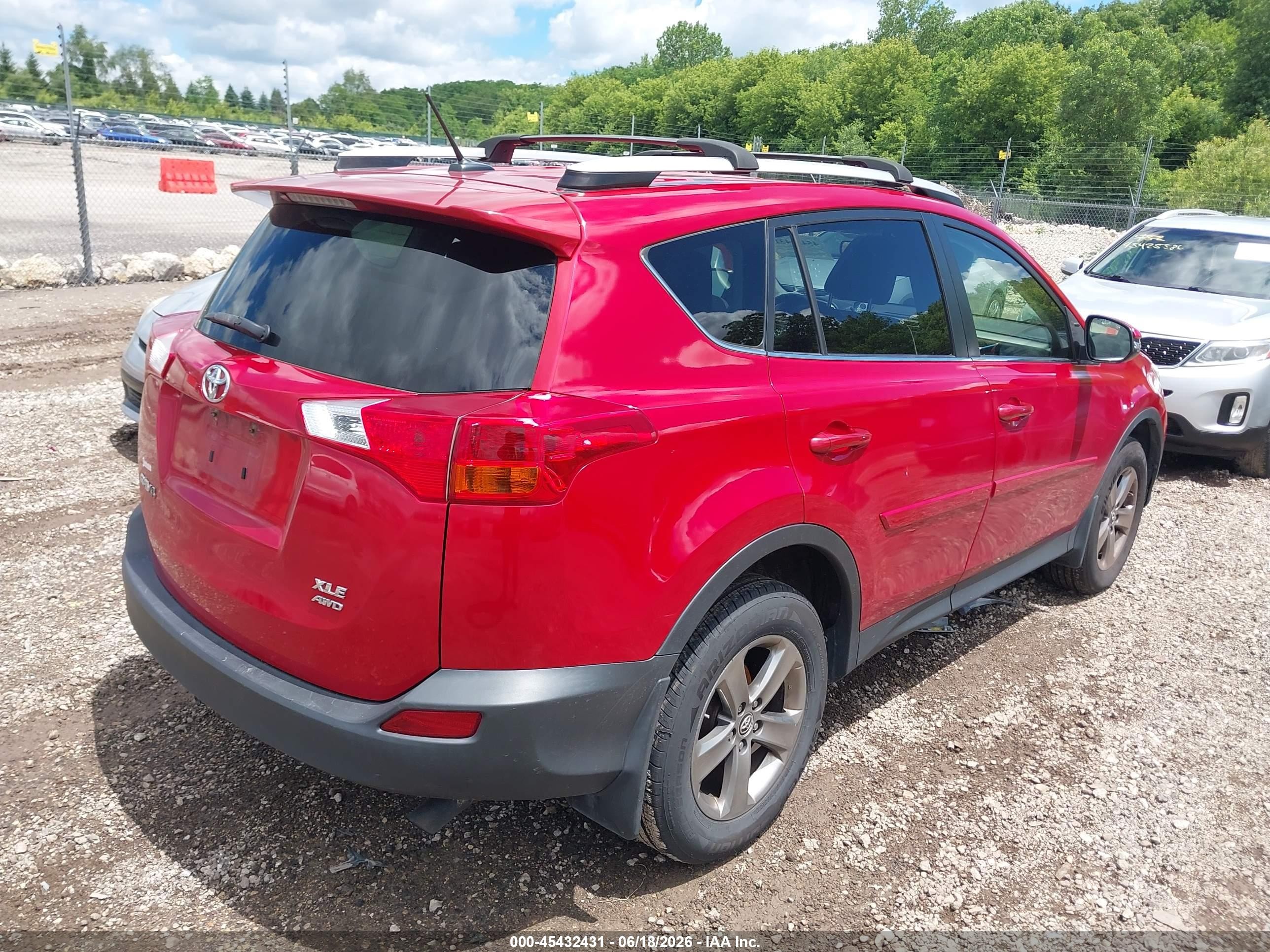 2015 Toyota Rav4 Xle Red vin: JTMRFREV3FD163239