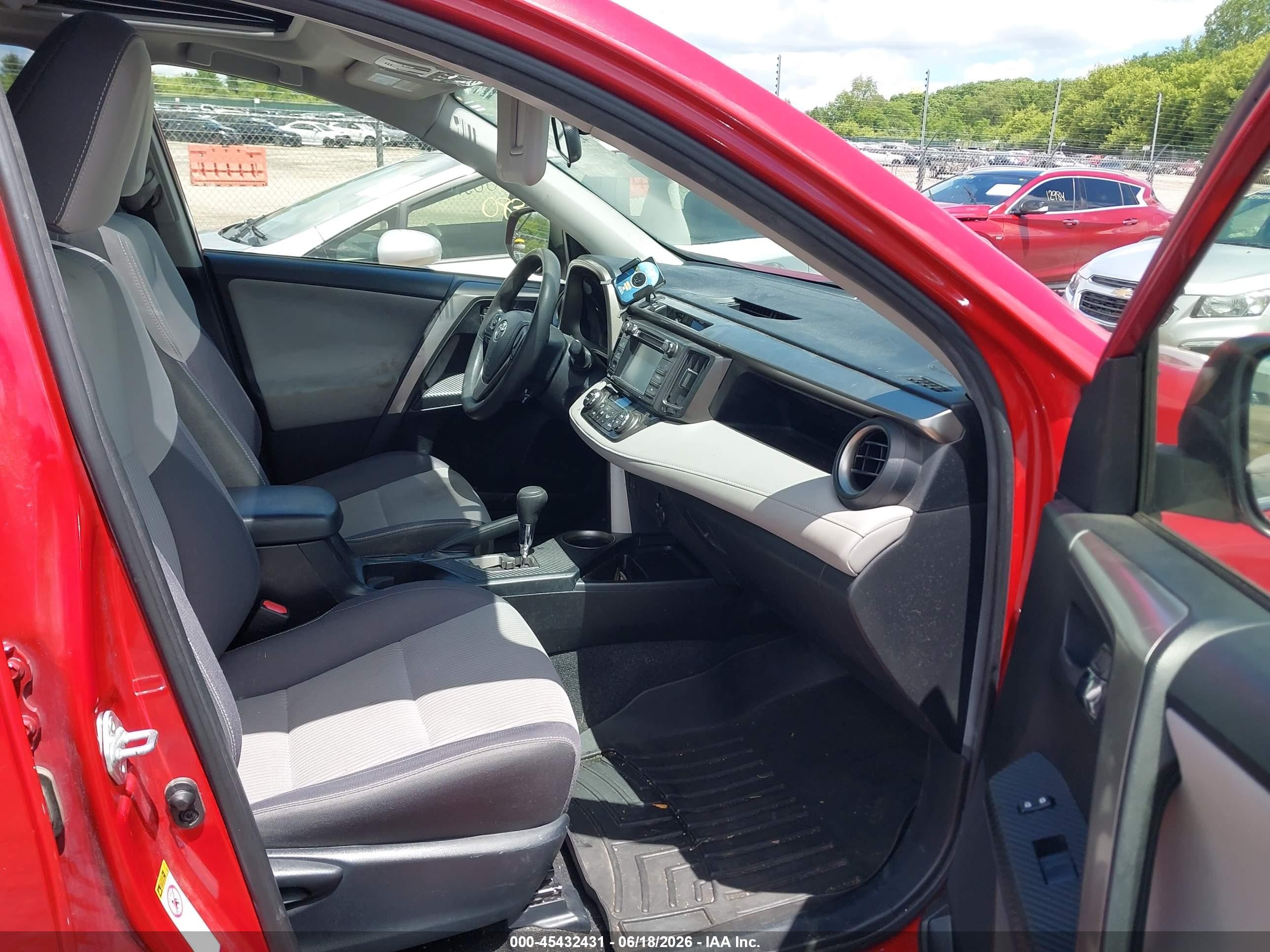 2015 Toyota Rav4 Xle Red vin: JTMRFREV3FD163239