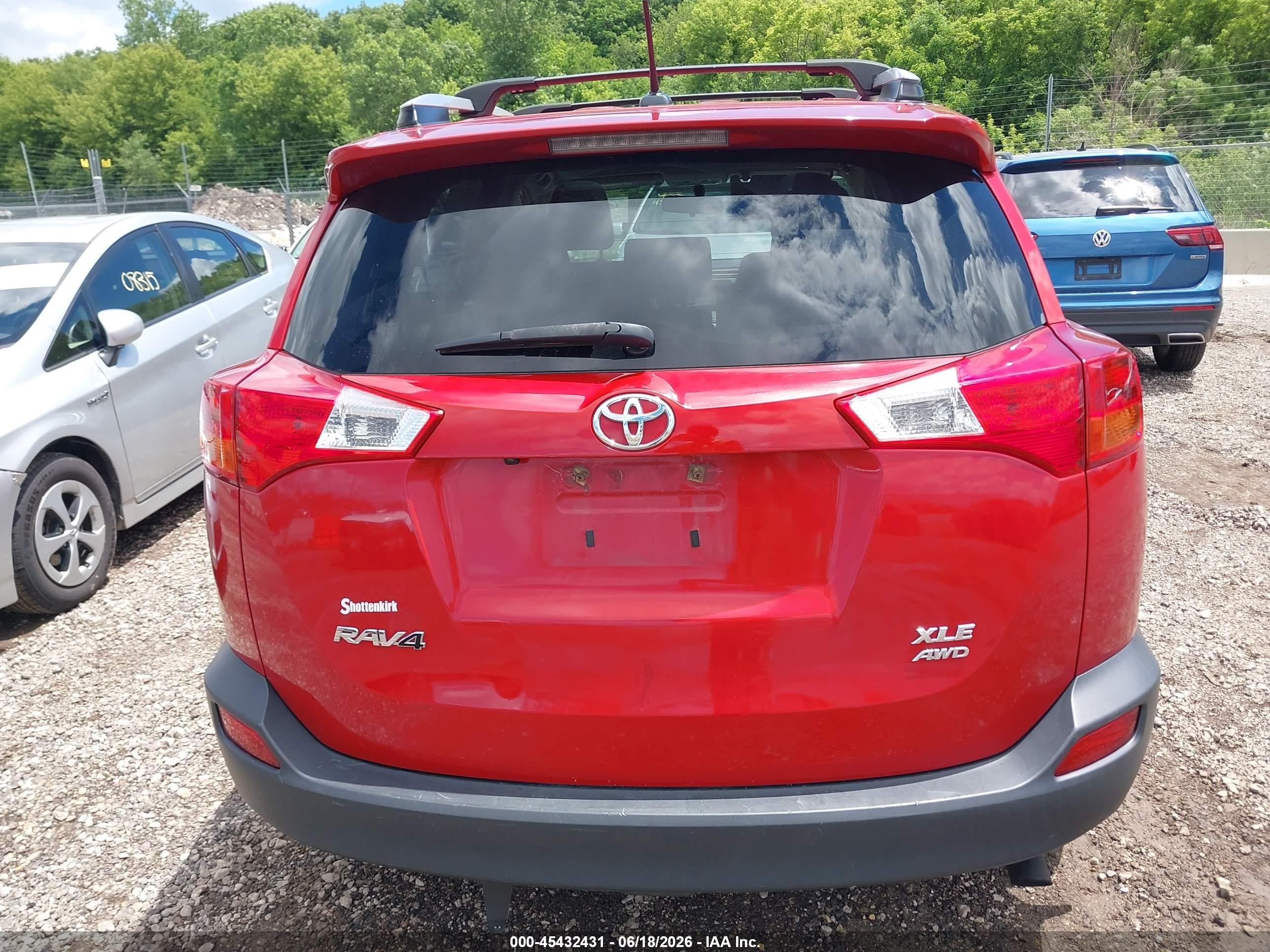 2015 Toyota Rav4 Xle Red vin: JTMRFREV3FD163239