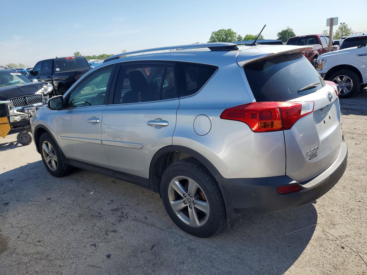 2015 Toyota Rav4 Xle Silver vin: JTMRFREV3FJ026576