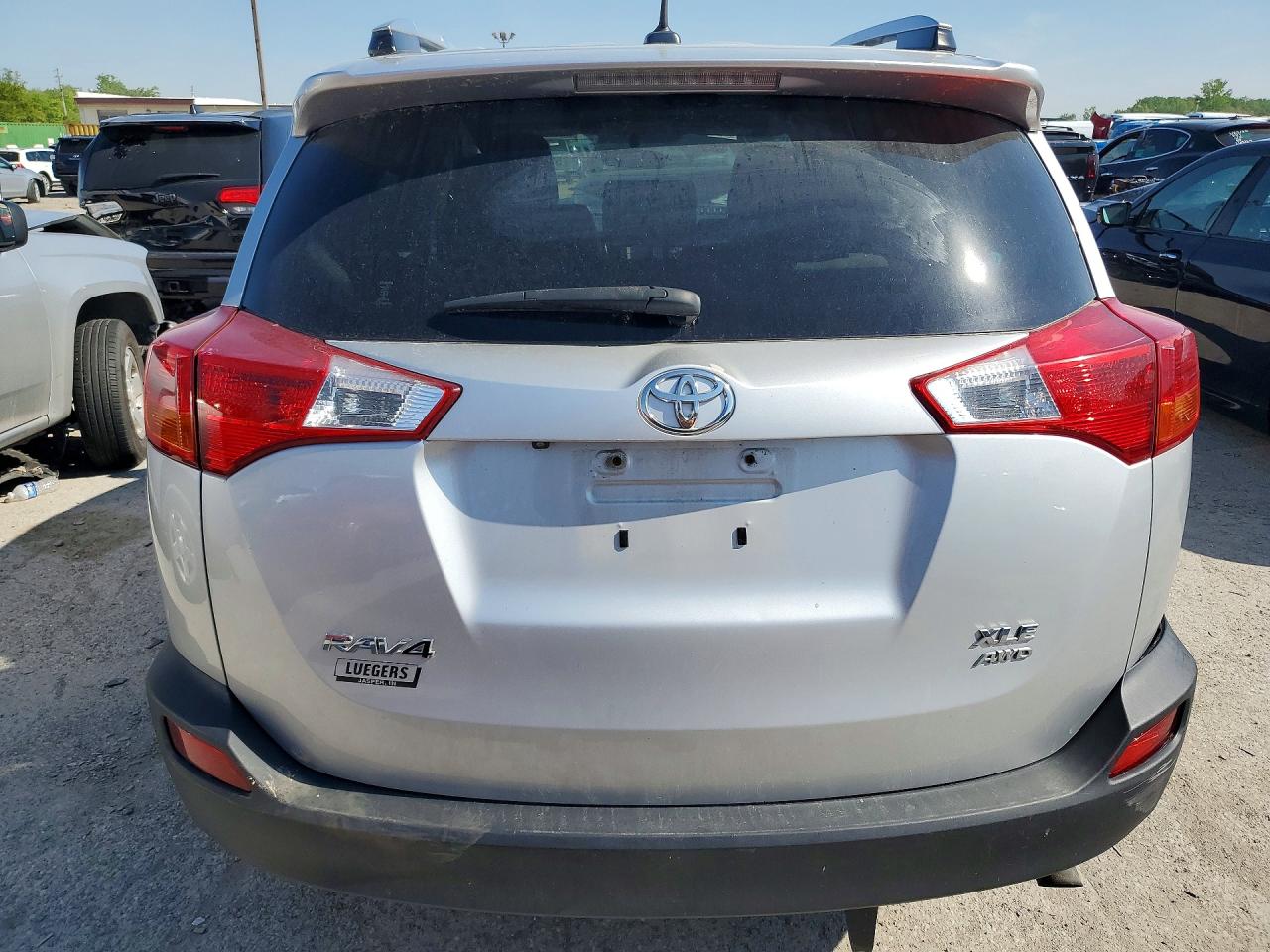 2015 Toyota Rav4 Xle Silver vin: JTMRFREV3FJ026576