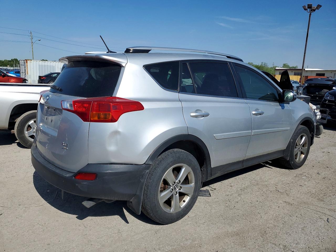 2015 Toyota Rav4 Xle Silver vin: JTMRFREV3FJ026576