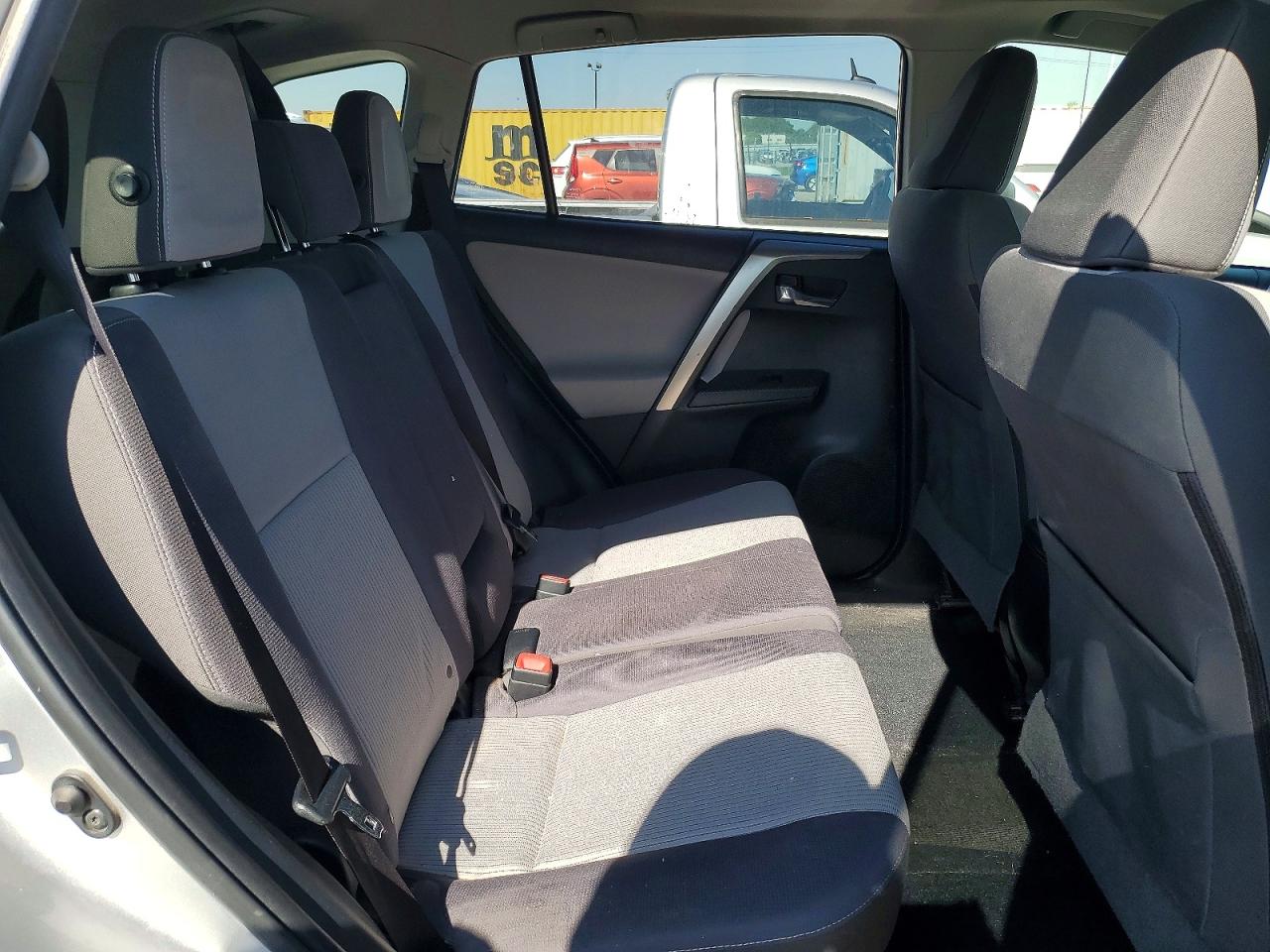 2015 Toyota Rav4 Xle Silver vin: JTMRFREV3FJ026576