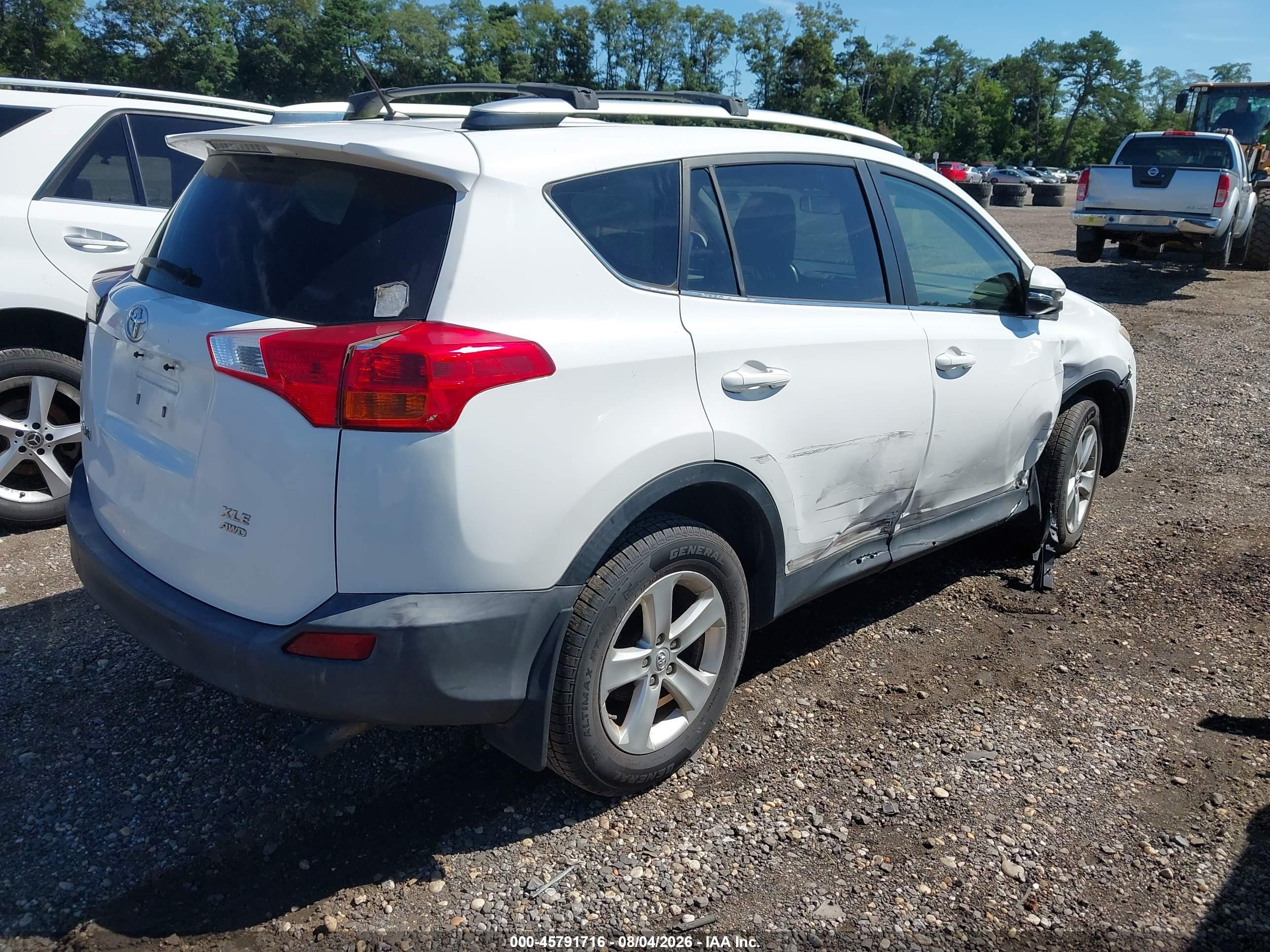 2013 Toyota Rav4 Xle White vin: JTMRFREV4D5027418