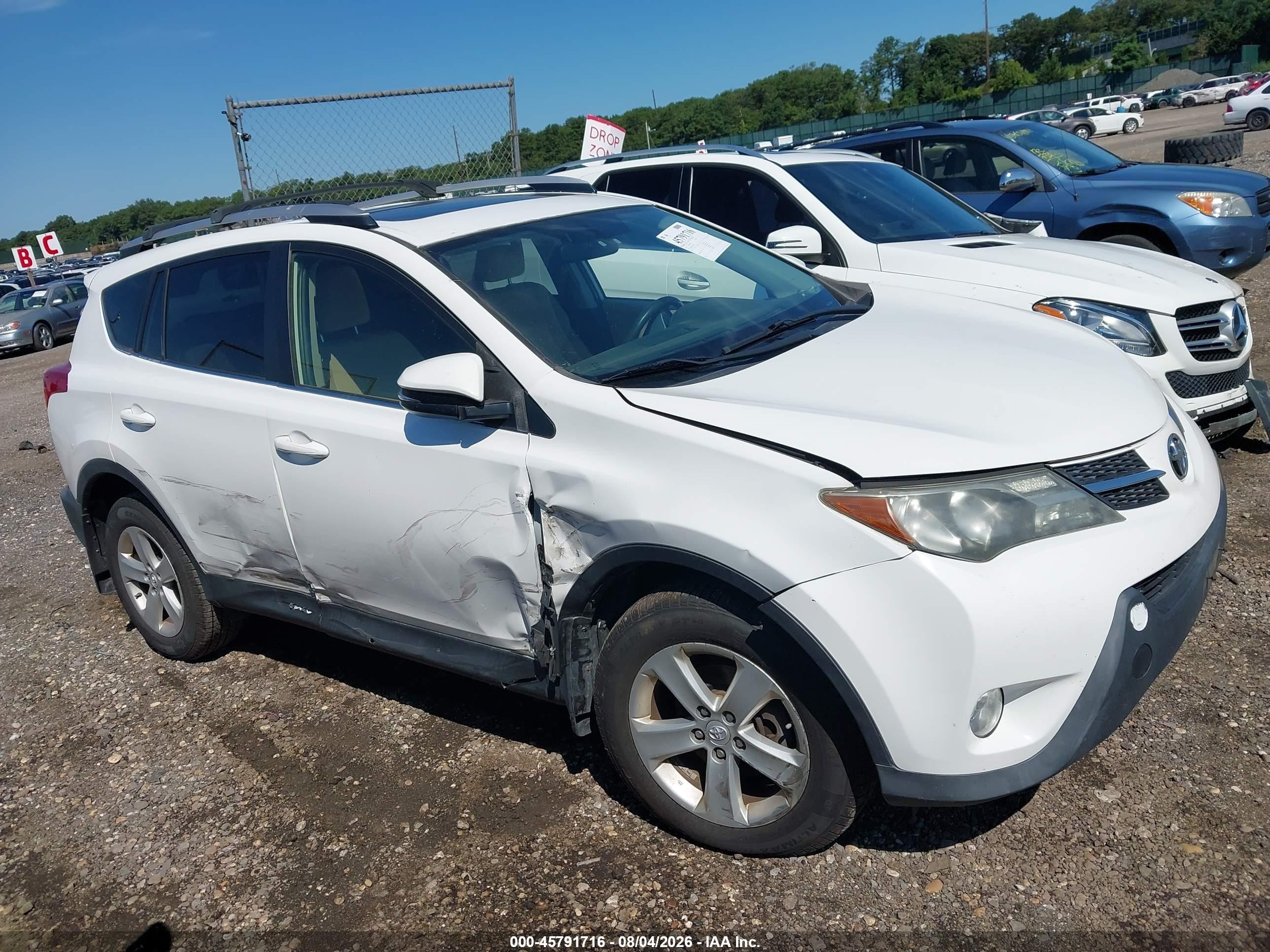 2013 Toyota Rav4 Xle White vin: JTMRFREV4D5027418