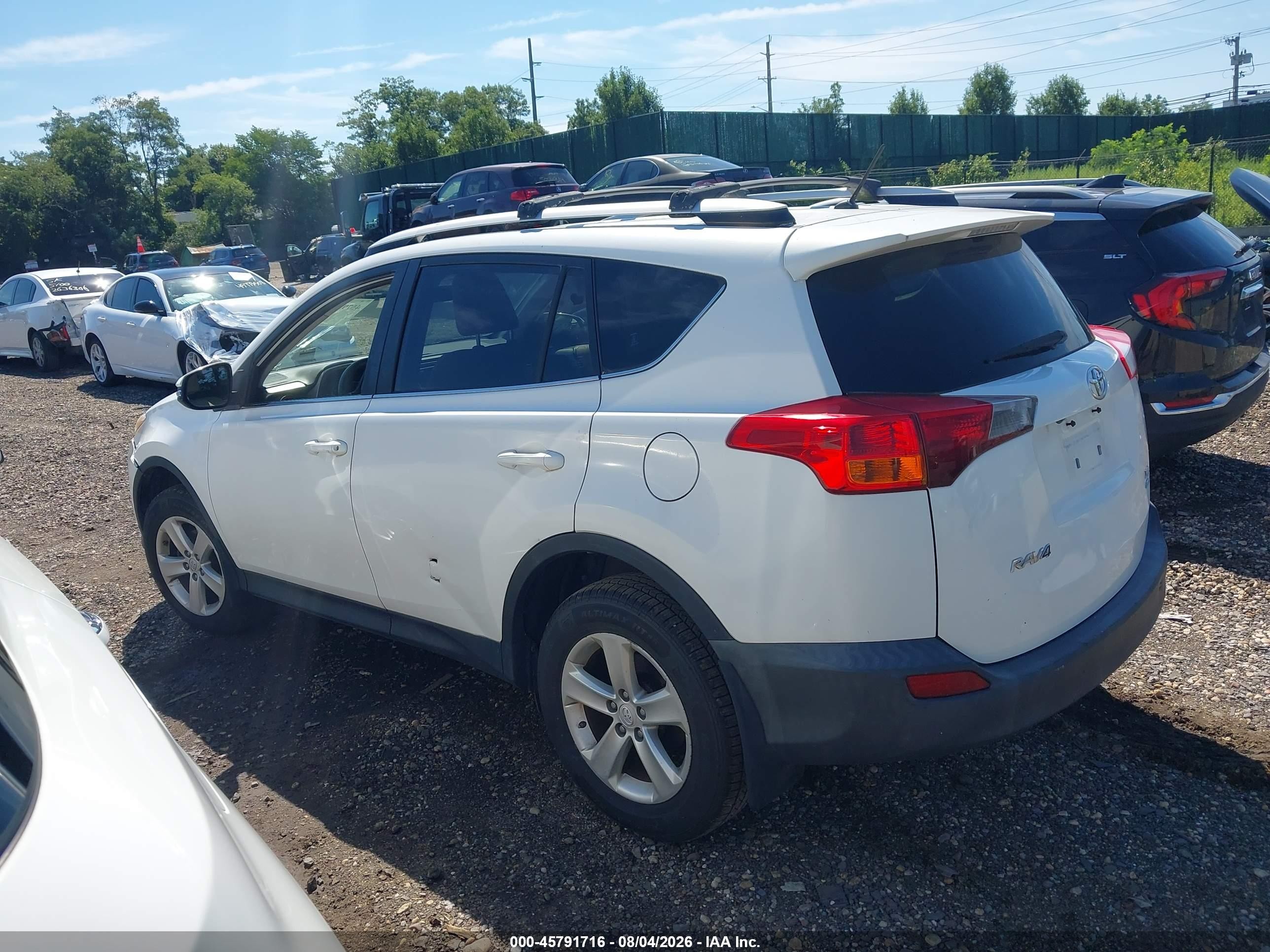 2013 Toyota Rav4 Xle White vin: JTMRFREV4D5027418