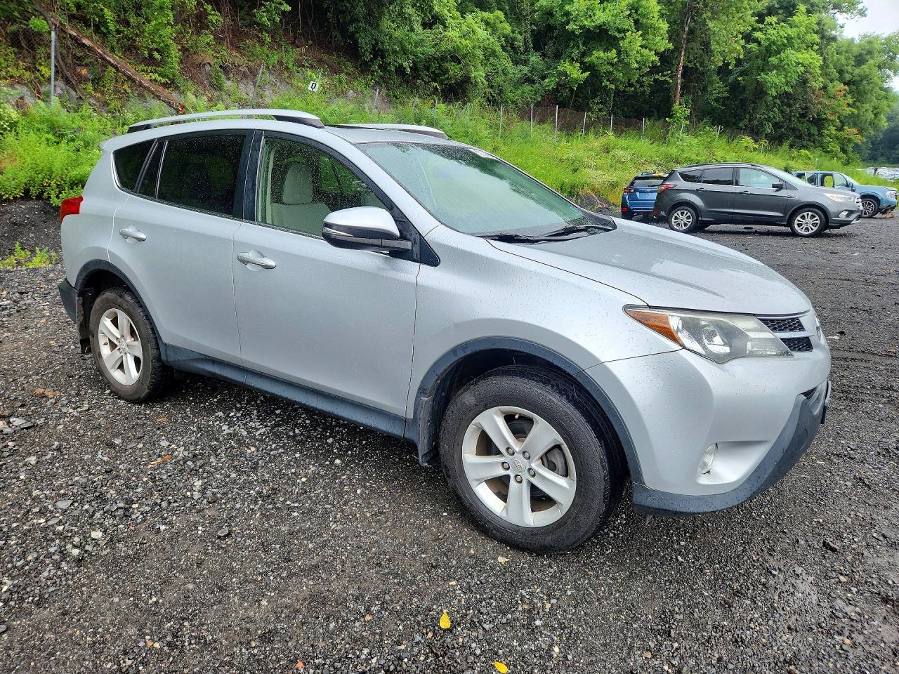 2014 Toyota Rav4 Xle Silver vin: JTMRFREV4ED071667