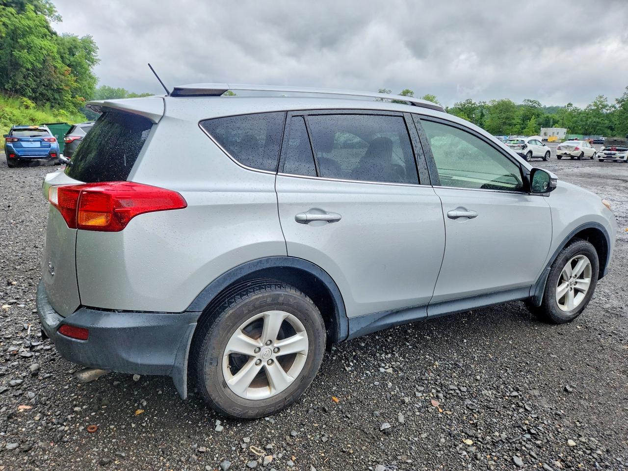2014 Toyota Rav4 Xle Silver vin: JTMRFREV4ED071667