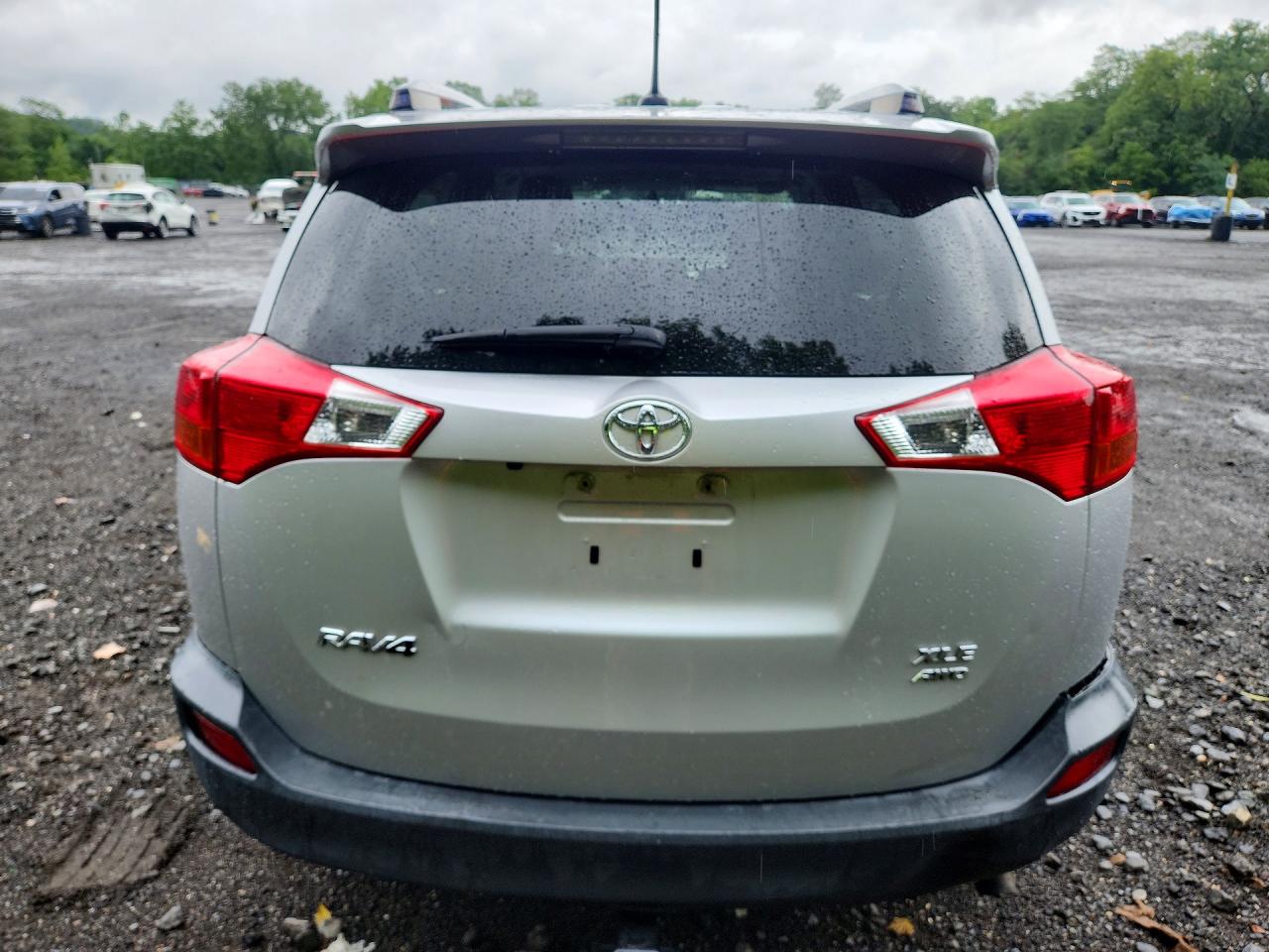 2014 Toyota Rav4 Xle Silver vin: JTMRFREV4ED071667
