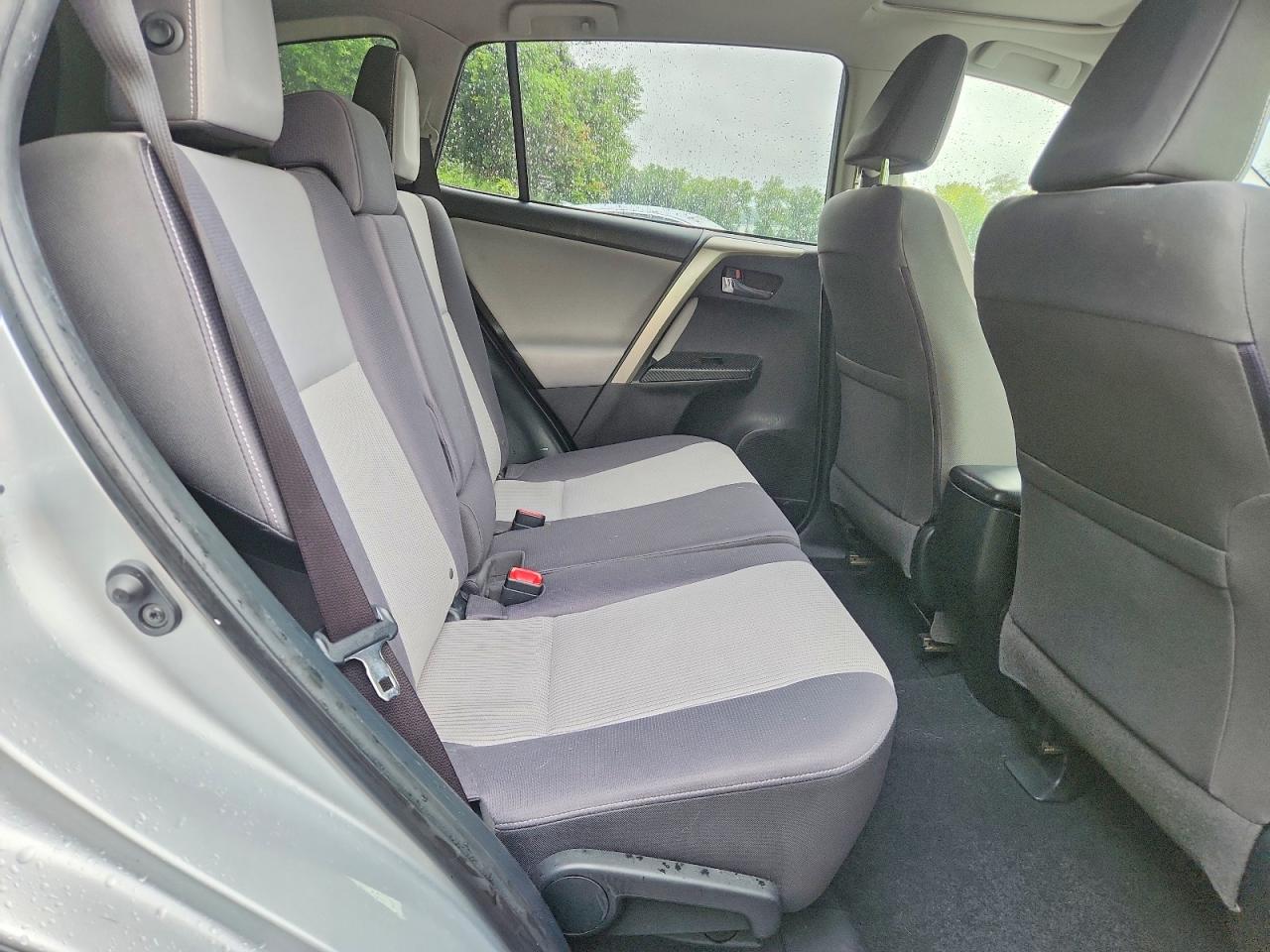 2014 Toyota Rav4 Xle Silver vin: JTMRFREV4ED071667