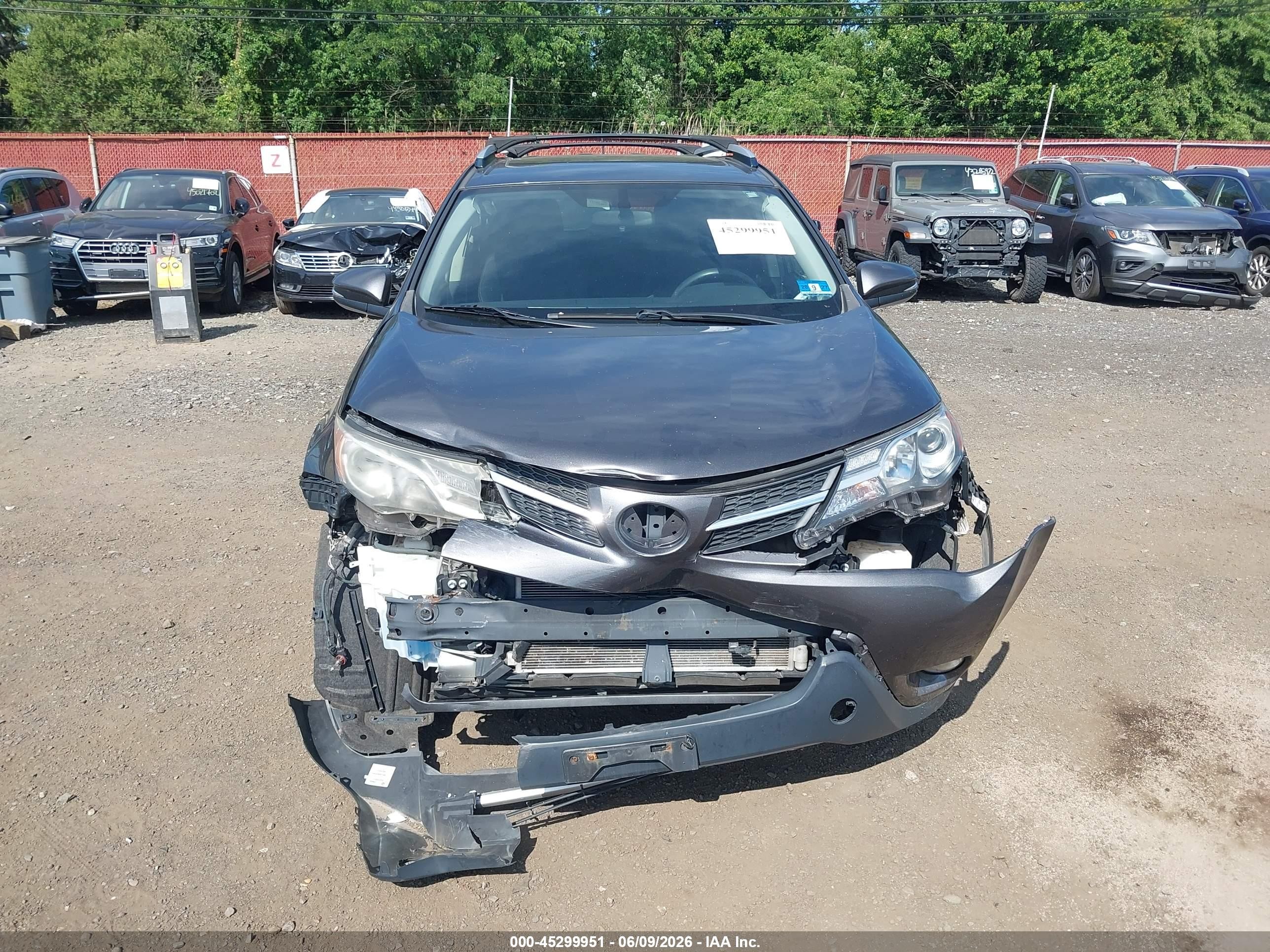 2014 Toyota Rav4 Xle Gray vin: JTMRFREV4EJ012443