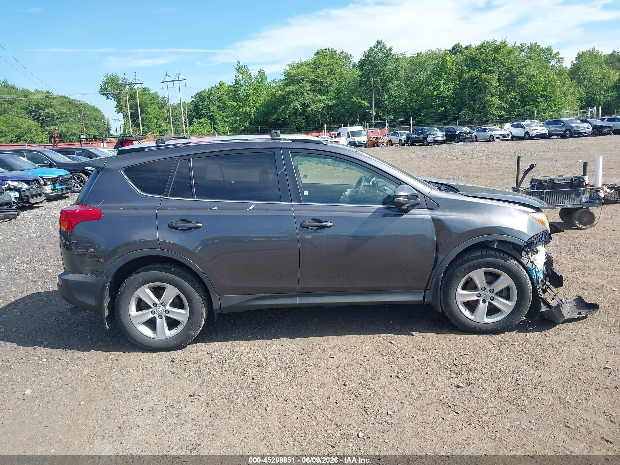 2014 Toyota Rav4 Xle Gray vin: JTMRFREV4EJ012443