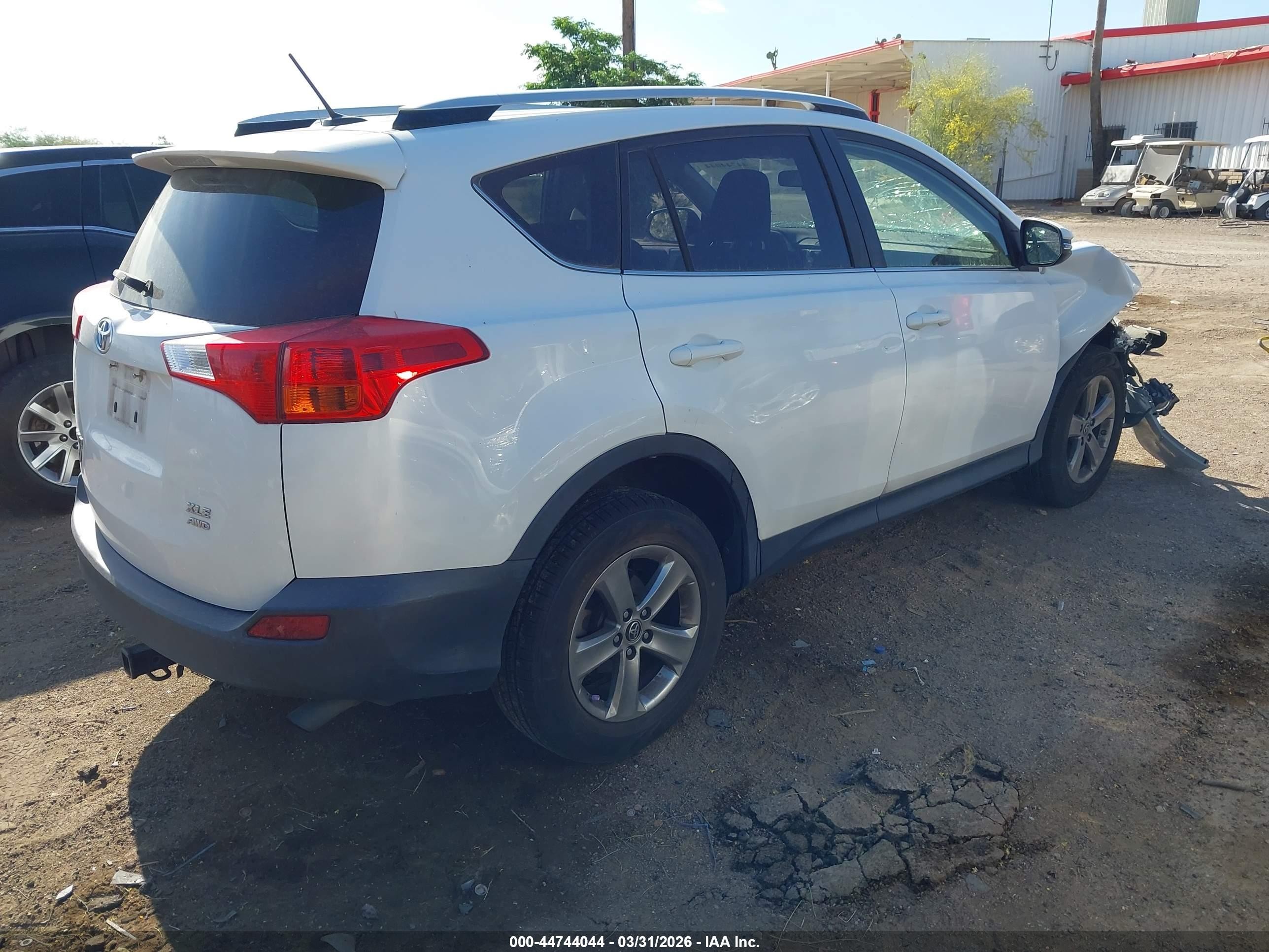 2015 Toyota Rav4 Xle White vin: JTMRFREV4FD109982