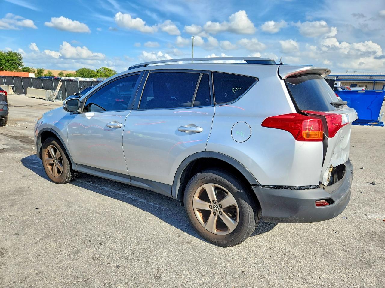 2015 Toyota Rav4 Xle Silver vin: JTMRFREV4FD111909