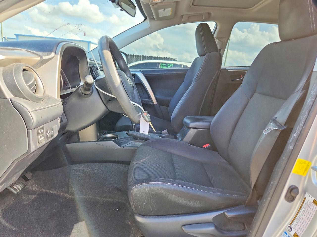 2015 Toyota Rav4 Xle Silver vin: JTMRFREV4FD111909