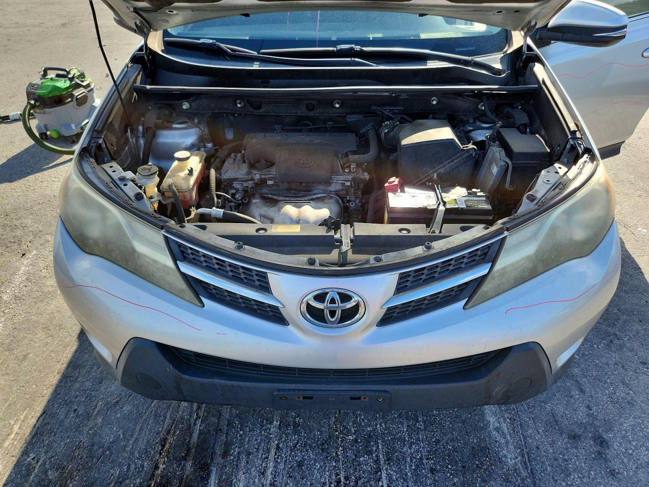 2015 Toyota Rav4 Xle Silver vin: JTMRFREV4FD111909