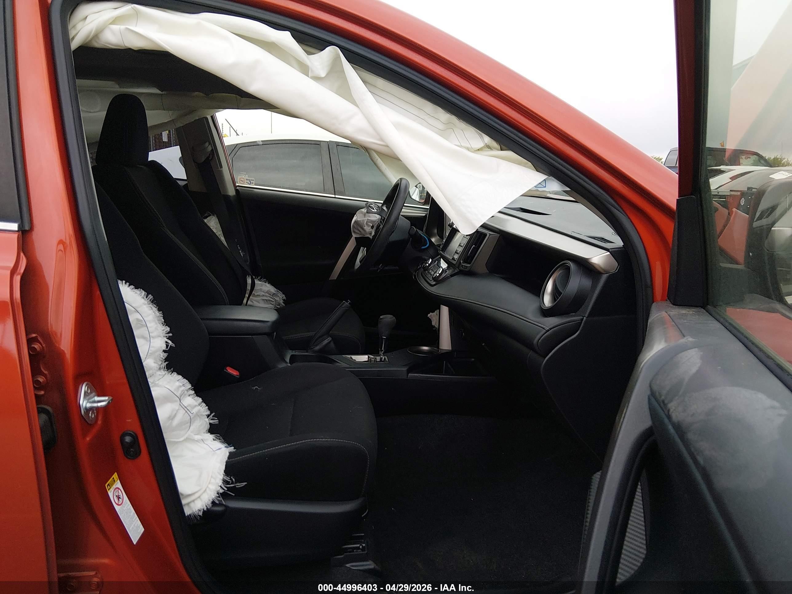 2015 Toyota Rav4 Xle Оранжевый vin: JTMRFREV4FD114969