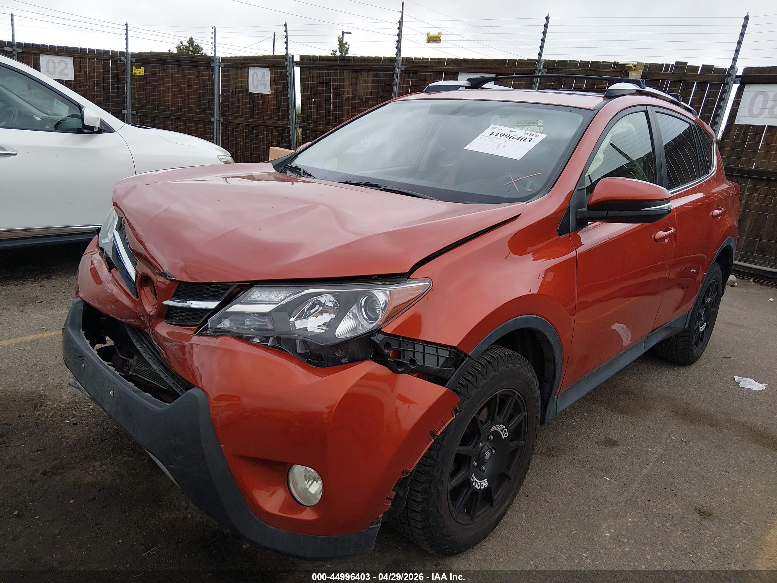 2015 Toyota Rav4 Xle Оранжевый vin: JTMRFREV4FD114969