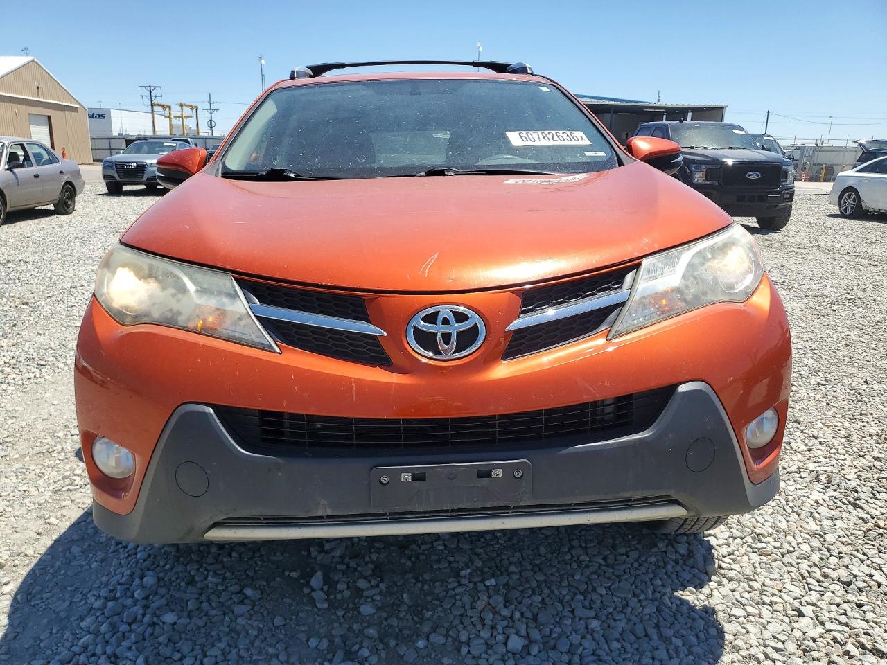 2015 Toyota Rav4 Xle Orange vin: JTMRFREV4FD128130