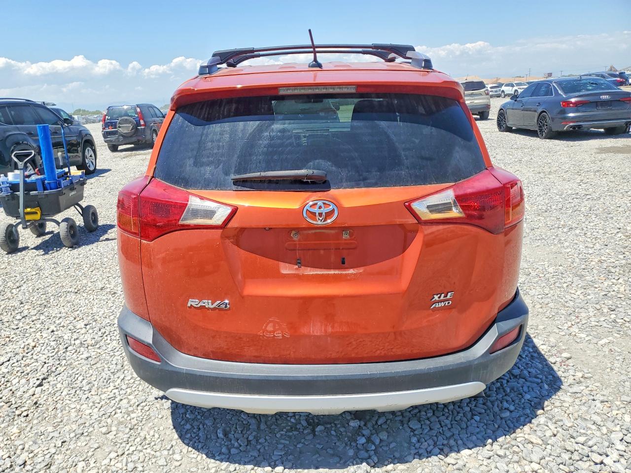 2015 Toyota Rav4 Xle Orange vin: JTMRFREV4FD128130