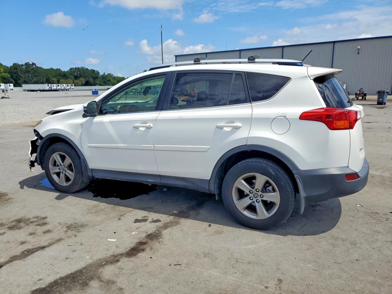 2015 Toyota Rav4 Xle White vin: JTMRFREV4FD151469