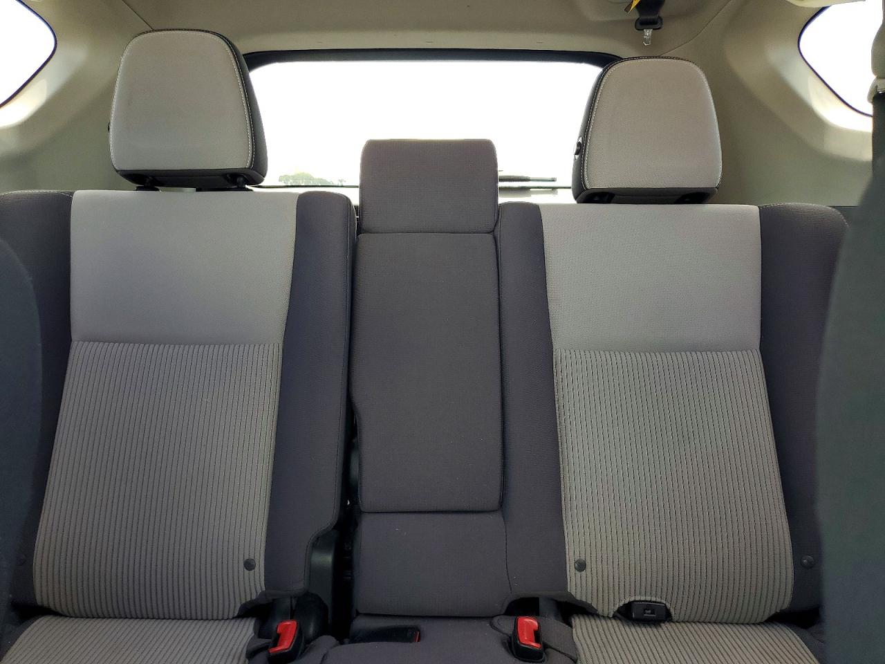 2015 Toyota Rav4 Xle White vin: JTMRFREV4FD151469