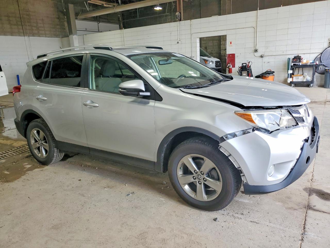 2015 Toyota Rav4 Xle Silver vin: JTMRFREV4FD159491