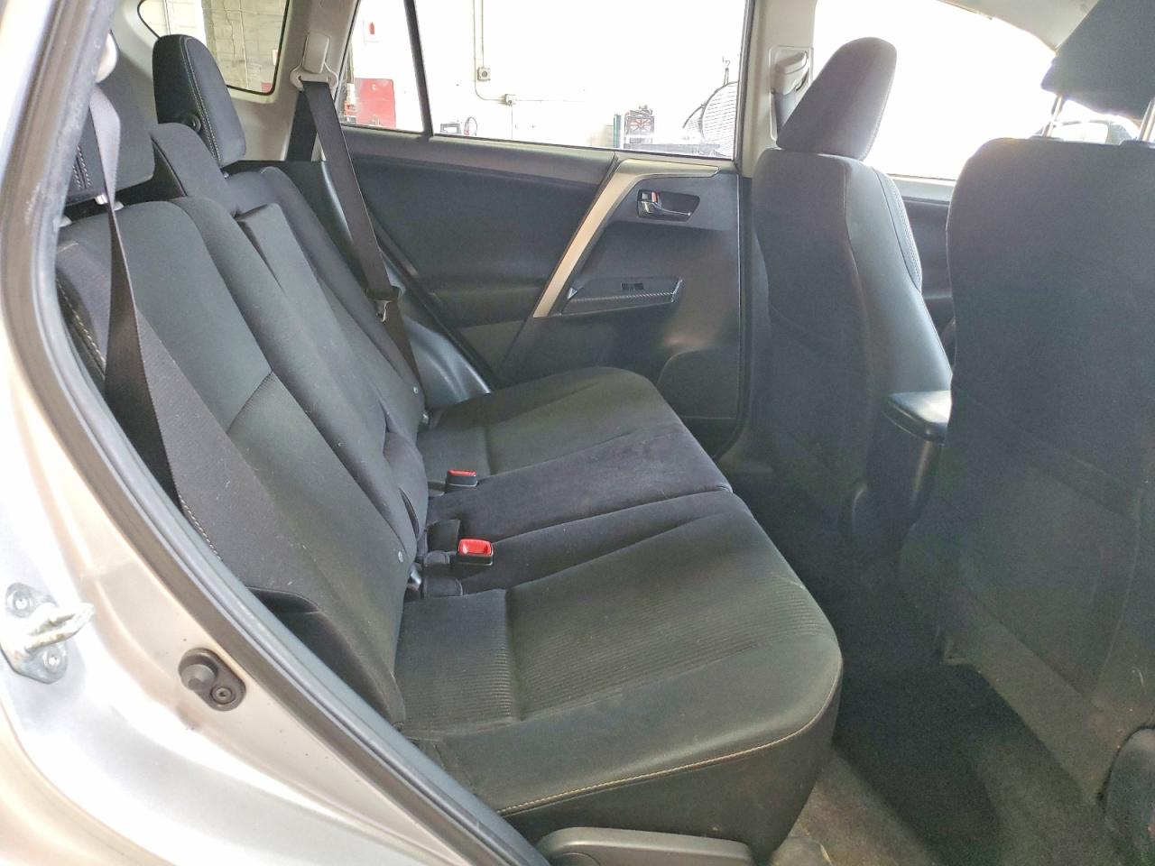 2015 Toyota Rav4 Xle Silver vin: JTMRFREV4FD159491