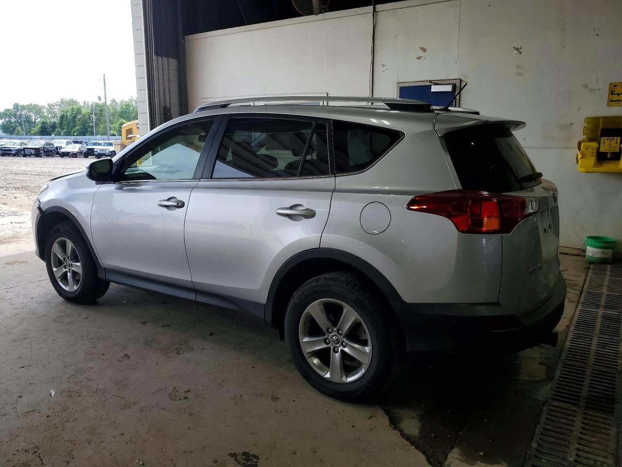 2015 Toyota Rav4 Xle Silver vin: JTMRFREV4FD159491