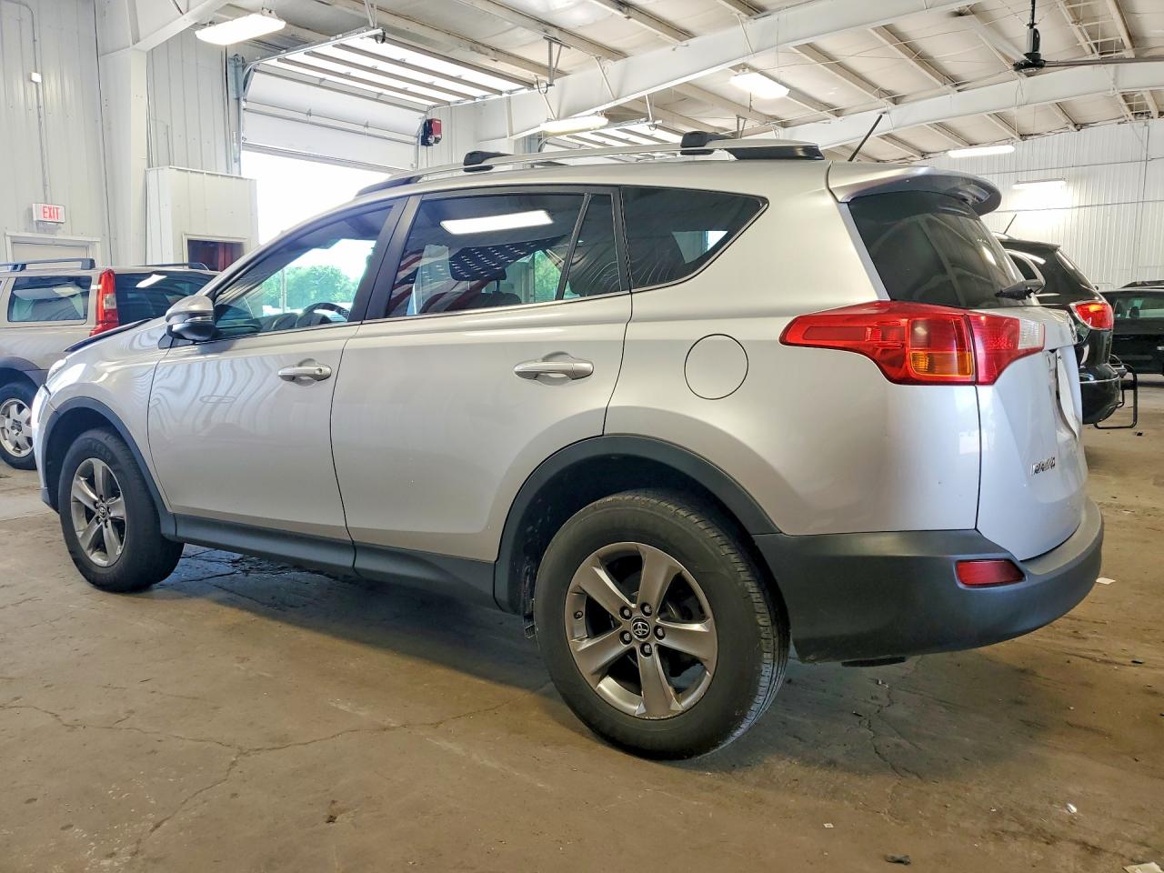 2015 Toyota Rav4 Xle Silver vin: JTMRFREV4FD163251