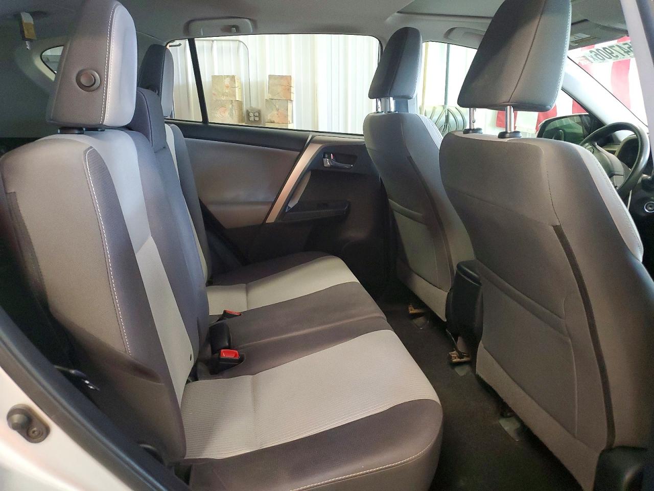 2015 Toyota Rav4 Xle Silver vin: JTMRFREV4FD163251