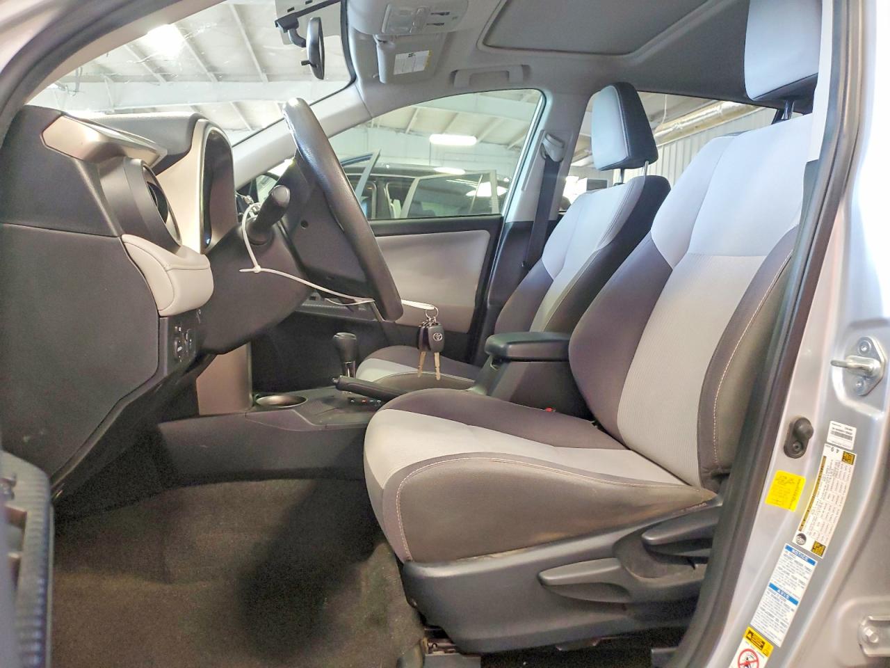 2015 Toyota Rav4 Xle Silver vin: JTMRFREV4FD163251