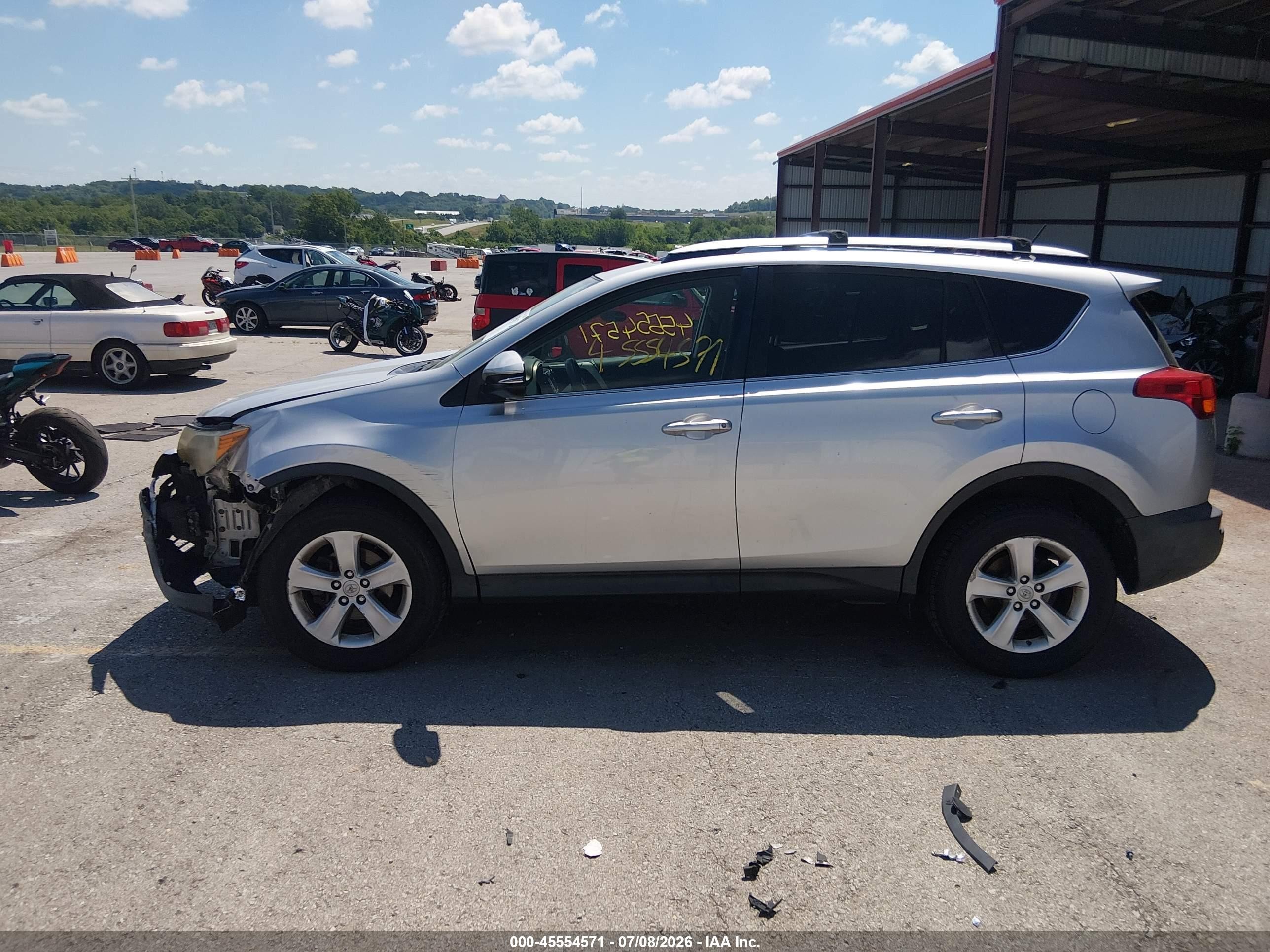 2013 Toyota Rav4 Xle Серебряный vin: JTMRFREV5D5013981