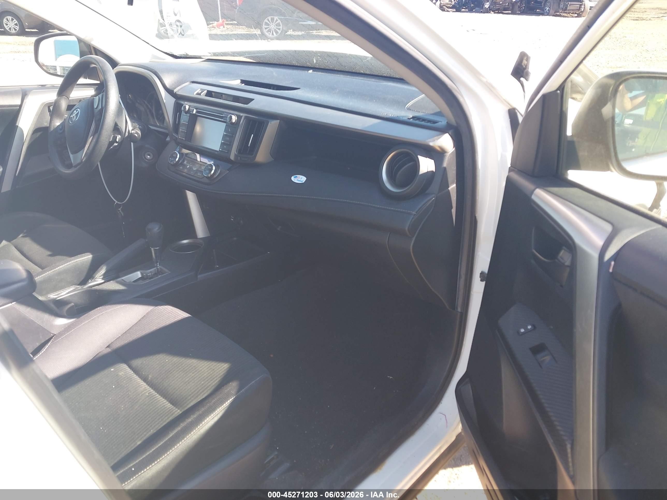 2013 Toyota Rav4 Xle White vin: JTMRFREV5DD011556