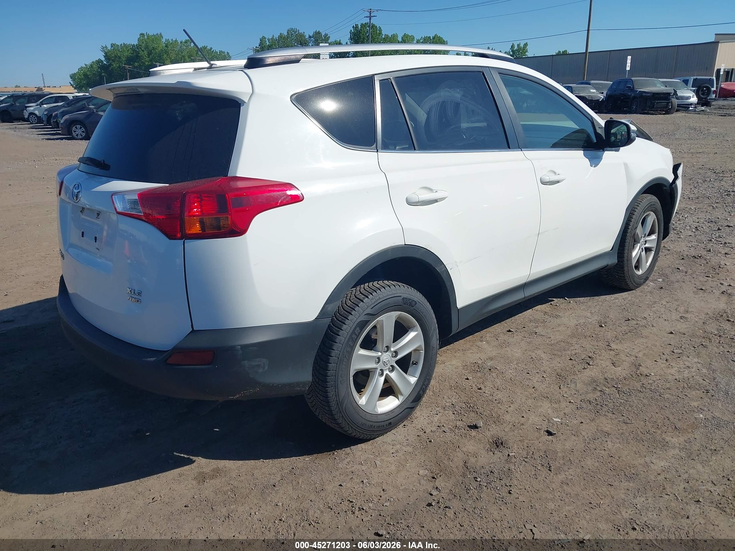 2013 Toyota Rav4 Xle White vin: JTMRFREV5DD011556