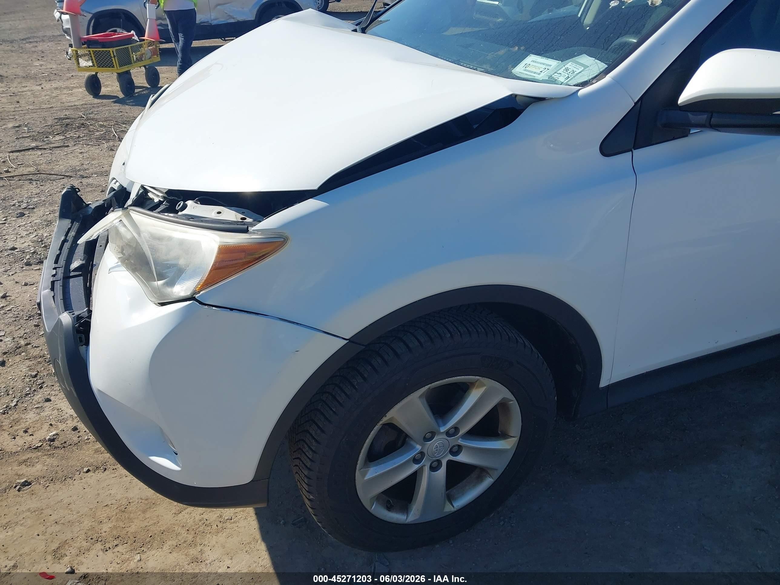 2013 Toyota Rav4 Xle White vin: JTMRFREV5DD011556