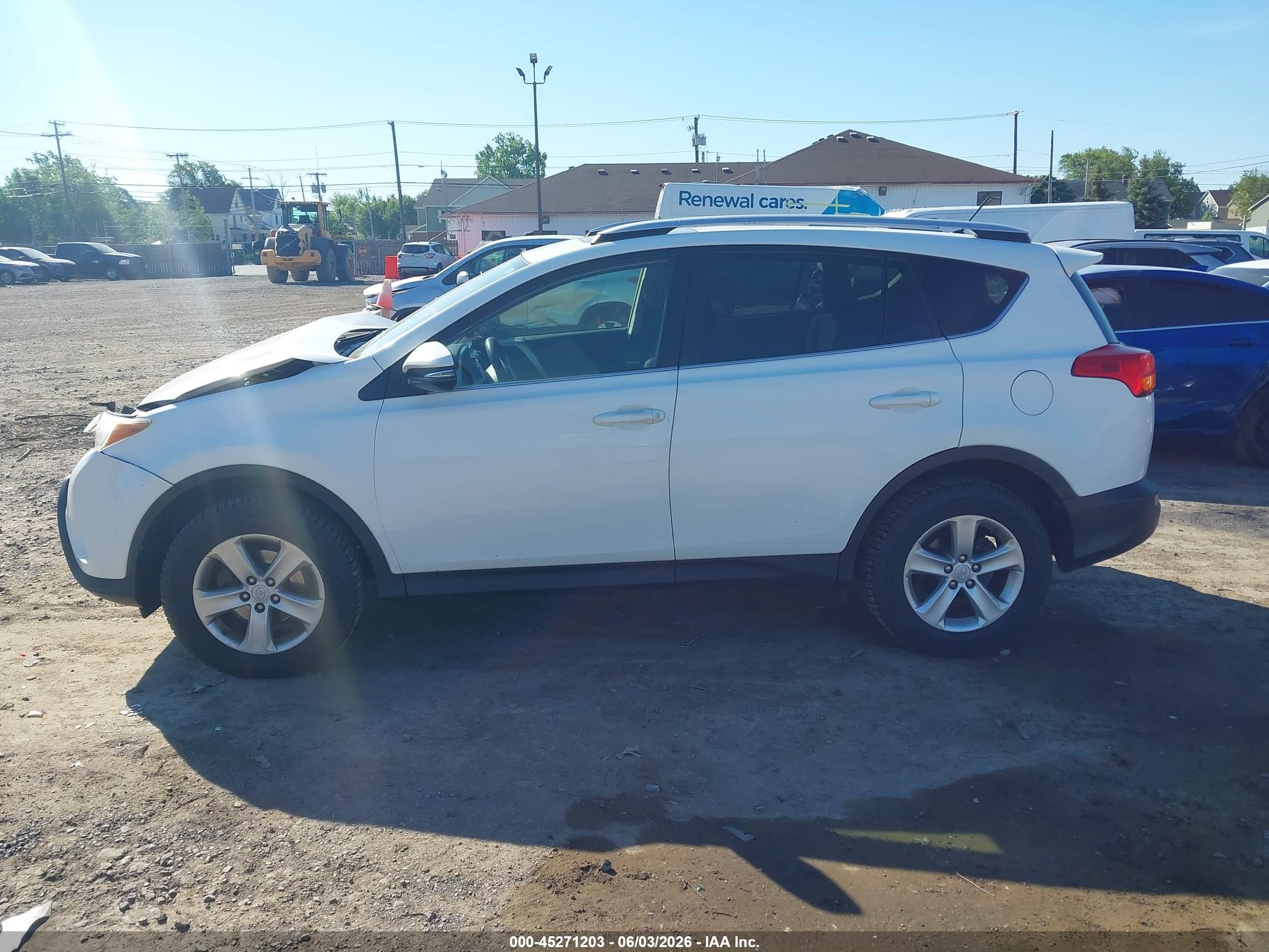 2013 Toyota Rav4 Xle White vin: JTMRFREV5DD011556