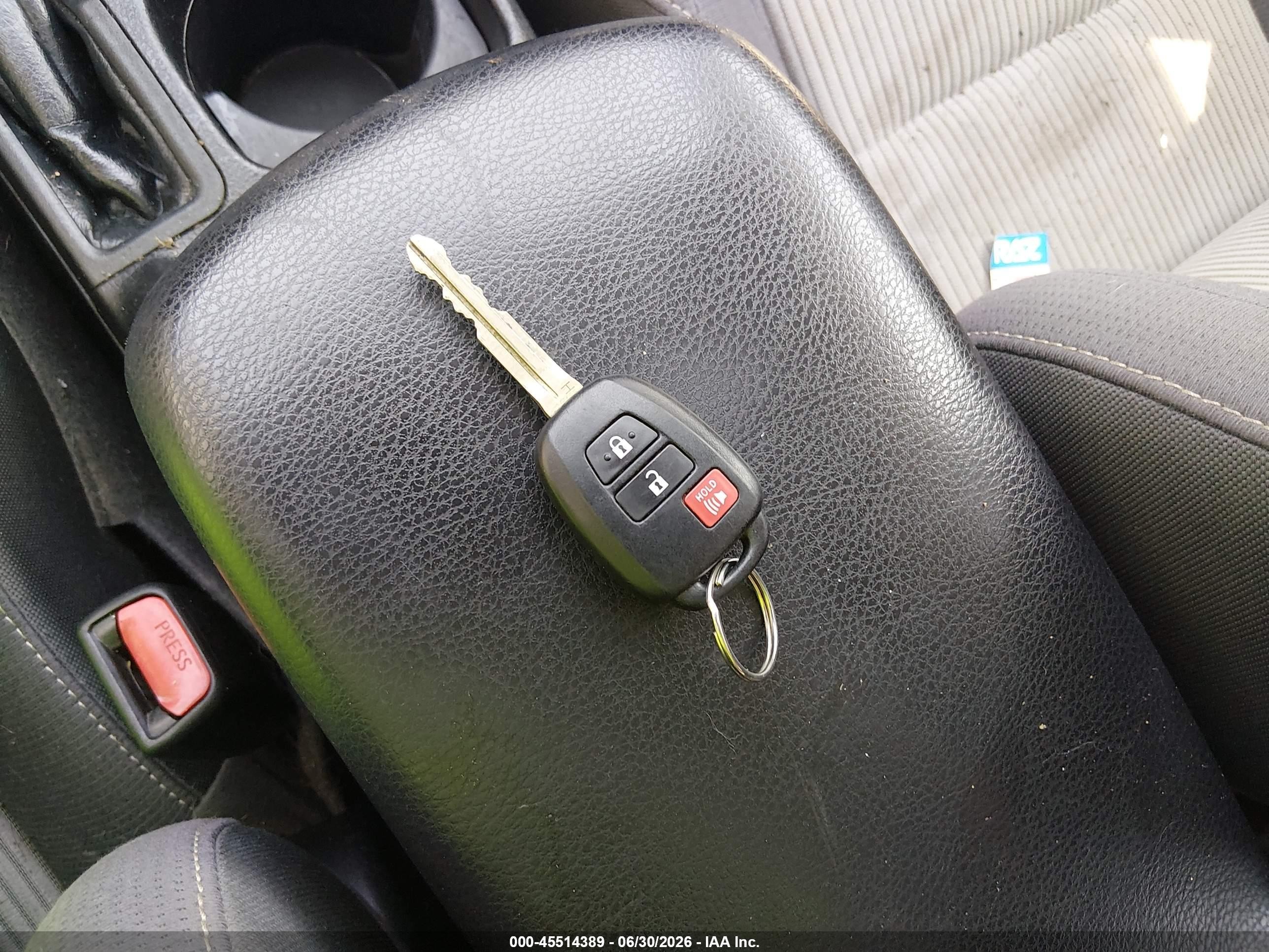 2013 Toyota Rav4 Xle Silver vin: JTMRFREV5DD020614