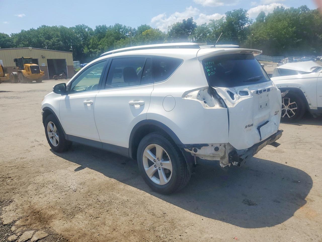 2013 Toyota Rav4 Xle White vin: JTMRFREV5DD044718