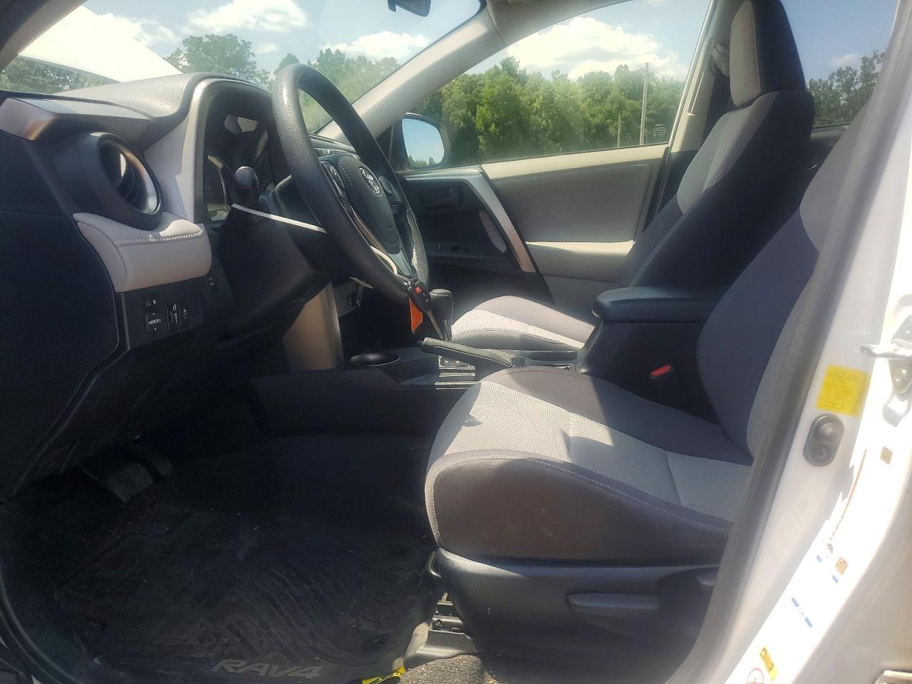 2013 Toyota Rav4 Xle White vin: JTMRFREV5DD044718