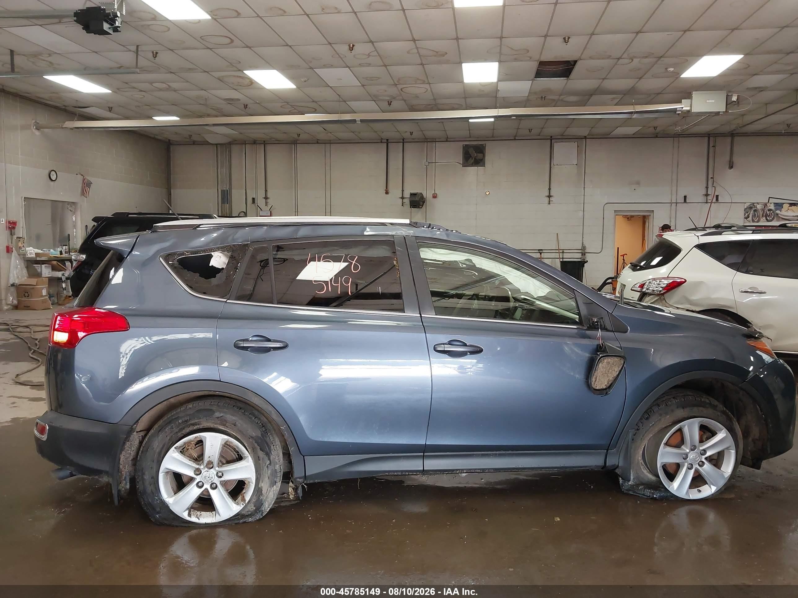 2014 Toyota Rav4 Xle Blue vin: JTMRFREV5ED084640